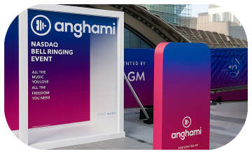 GUESTS STAR ON CUSTOM COVERS! INSTANT PRINTS & SOCIAL SHARING. GREAT FOR WEDDINGS & CORPORATE EVENTS IN DUBAI.